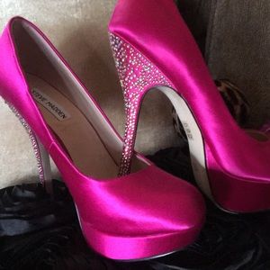 High heel platform pumps